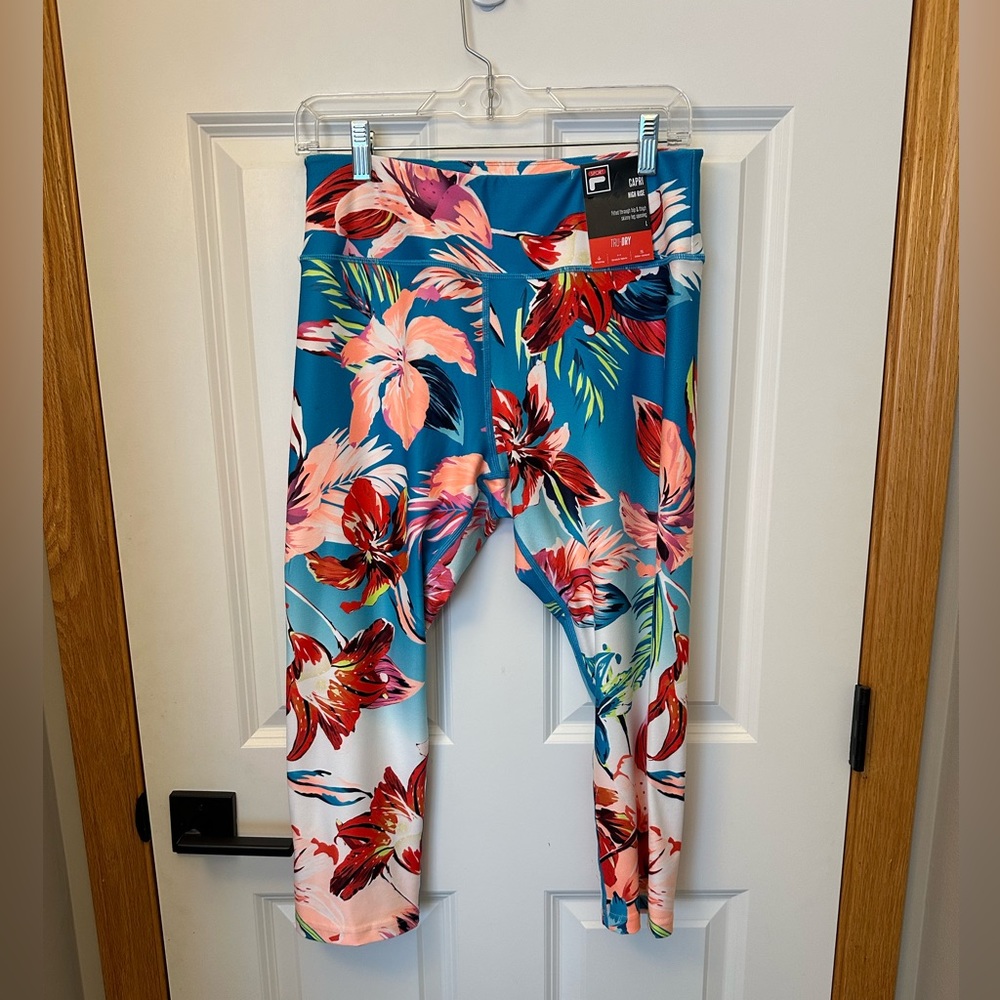 NEW Fila leggings in tropical print. Women’s Large.